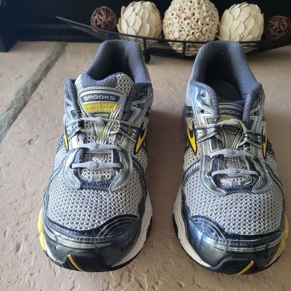Size 10.5 (B) Brooks Trance 9 White/Grey Women's Sneakers